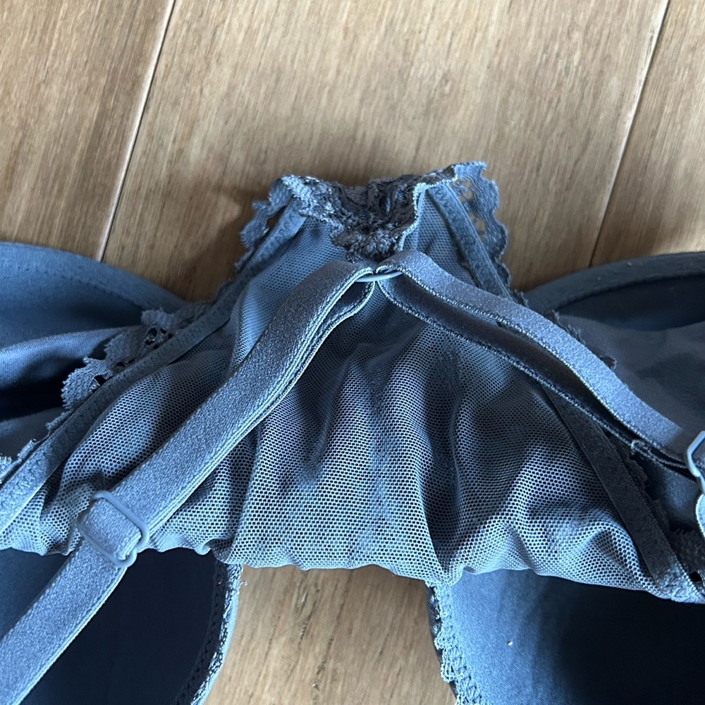 Victoria Secret Racerback Demi - Picture 3 of 5